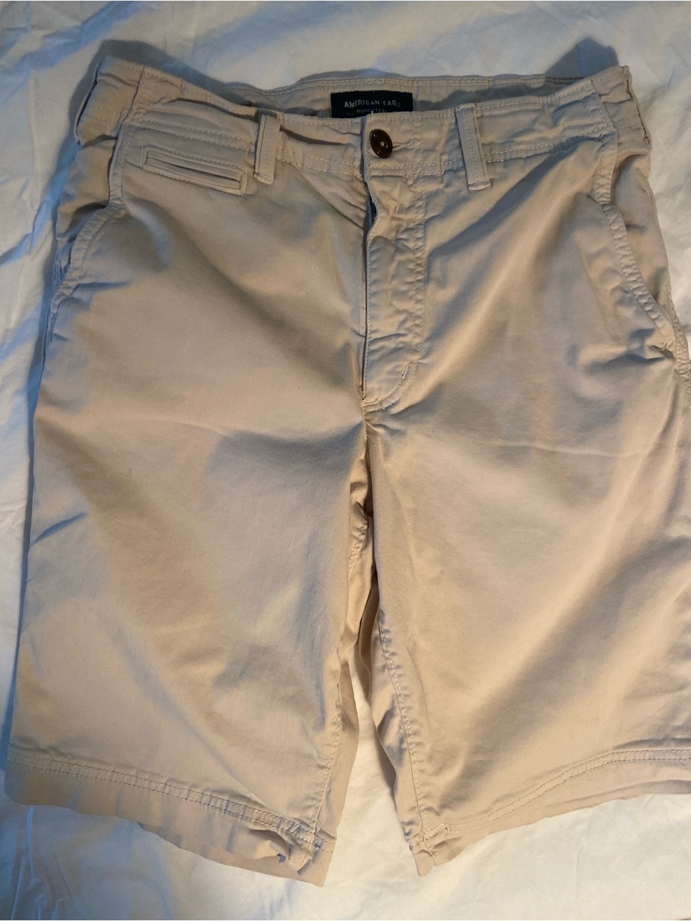 American Eagle Outfitters Men’s Beige Flat-Front Chino Shorts